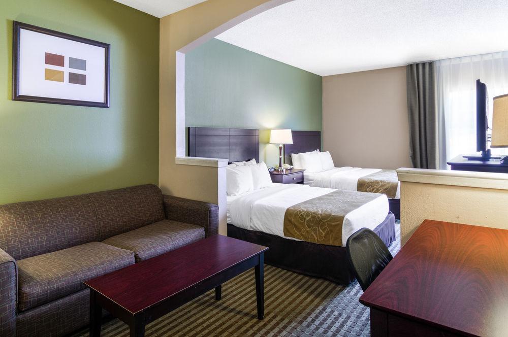 Quality Suites Irving-Las Colinas エクステリア 写真