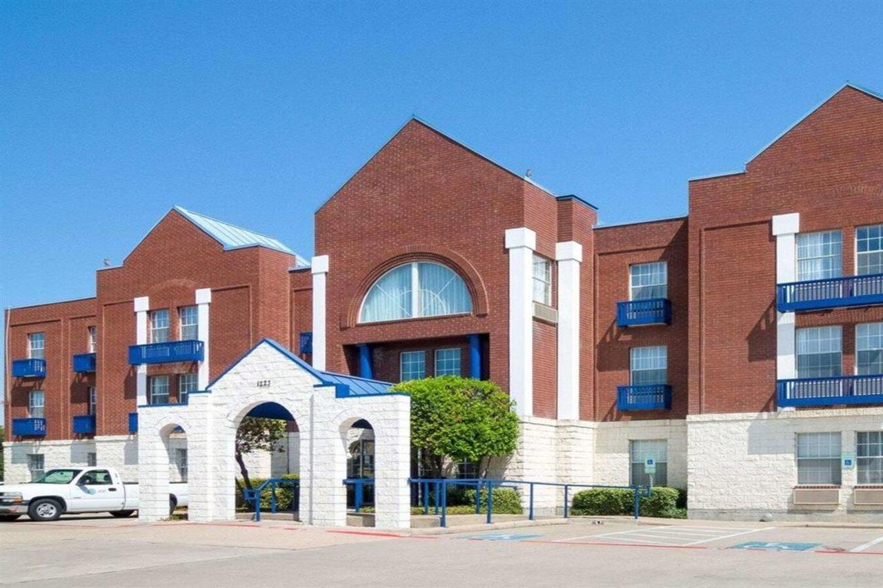 Quality Suites Irving-Las Colinas エクステリア 写真