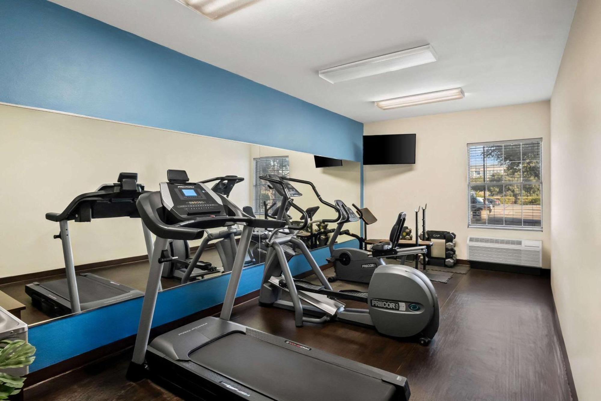 Quality Suites Irving-Las Colinas エクステリア 写真