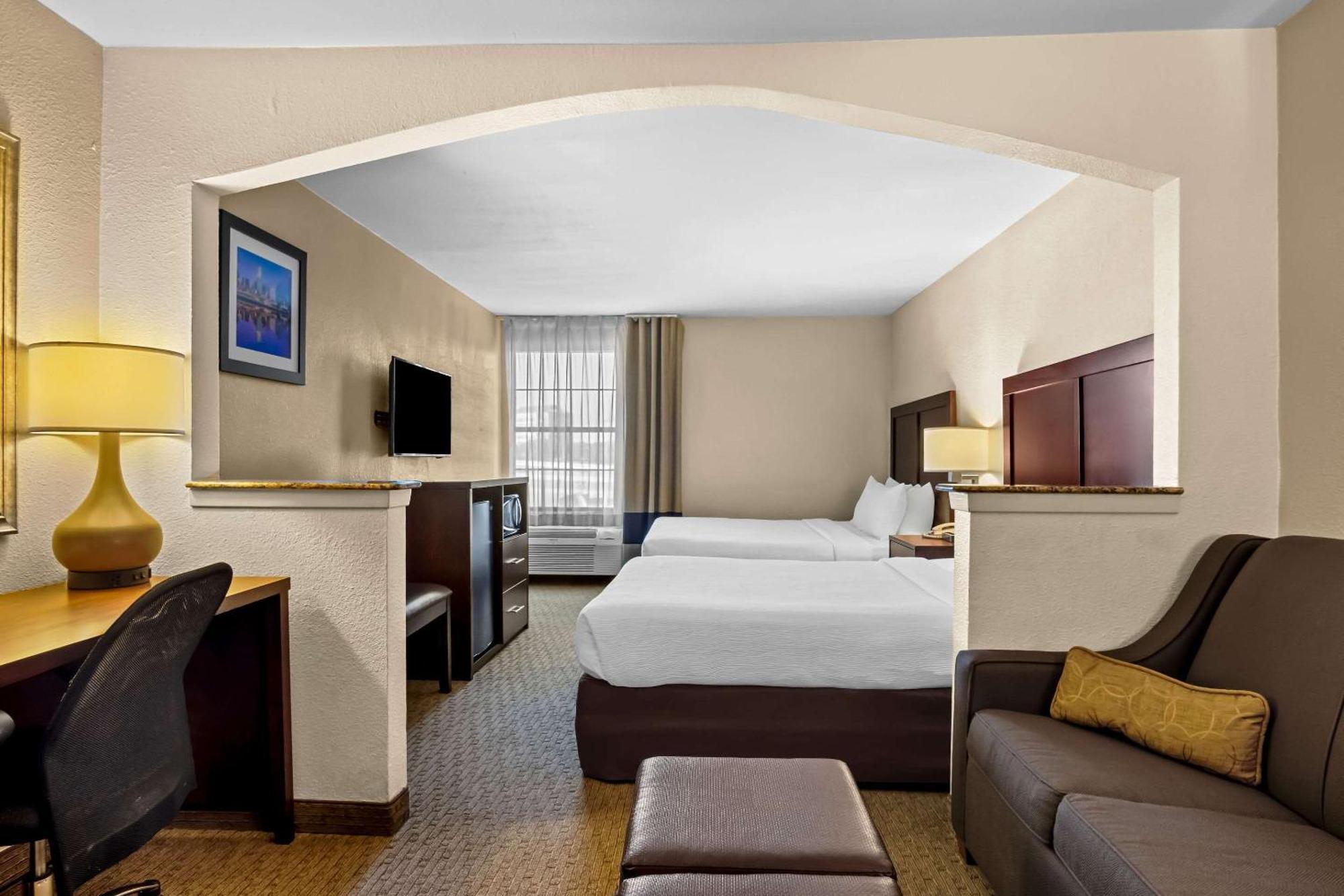 Quality Suites Irving-Las Colinas エクステリア 写真