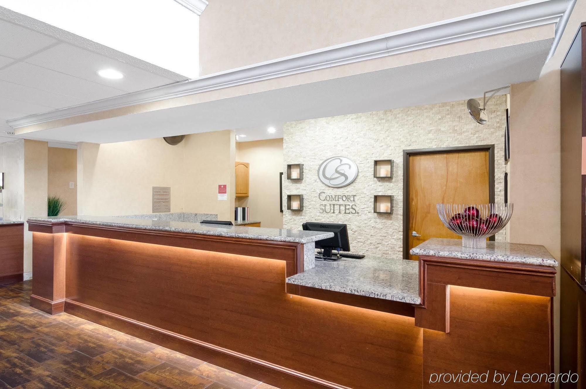Quality Suites Irving-Las Colinas エクステリア 写真